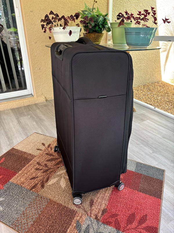Samsonite Uplift Large Expandable Spinner Suitcase Color: Black gallery