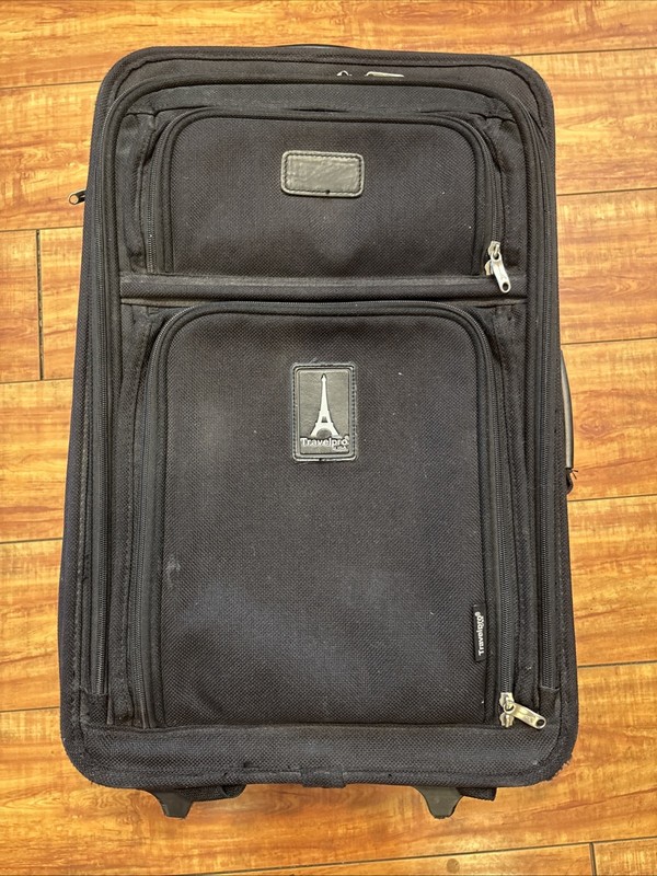22″ Travelpro Crew Luggage 22″ Expandable Rollaboard Suiter Bag Black