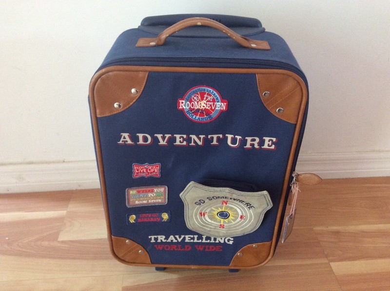 ROOM SEVEN ROLLING CARRY ON LUGGAGE VINTAGE