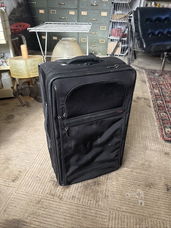 🧭TUMI Alpha 22022D4 Expandable 22 Inch Upright 2-Wheeled Luggage