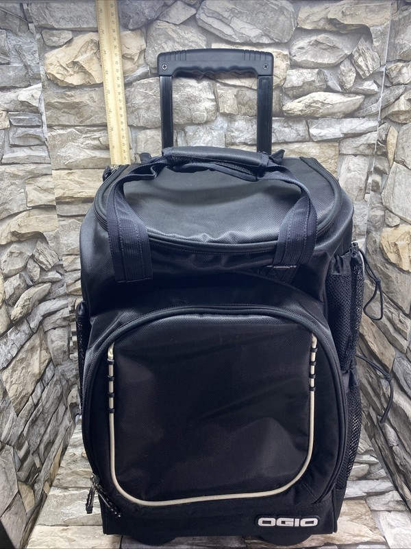 OGIO Layover 20 Inch Expandable Wheeled Rolling Carry On Insulated Luggage Bag