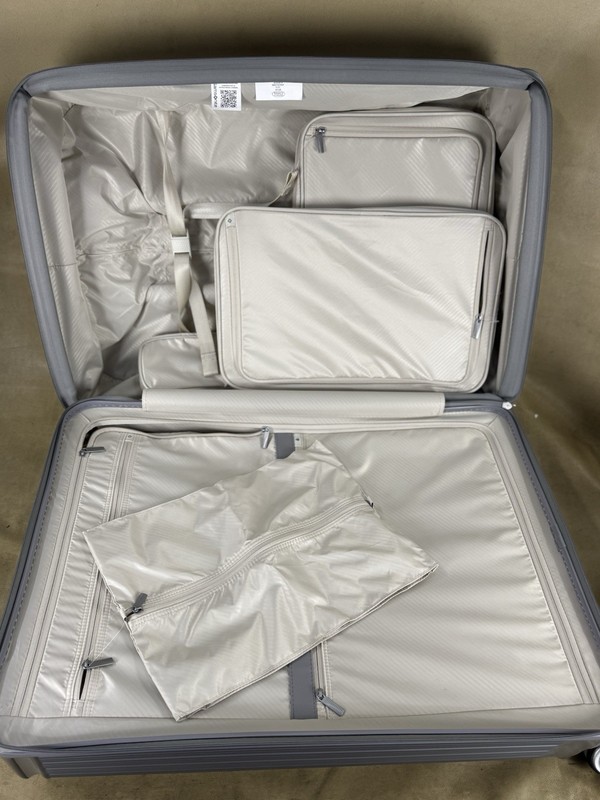 Samsonite Silhouette 18 Large 30” Expandable Check-in Spinner Suitcase Luggage gallery