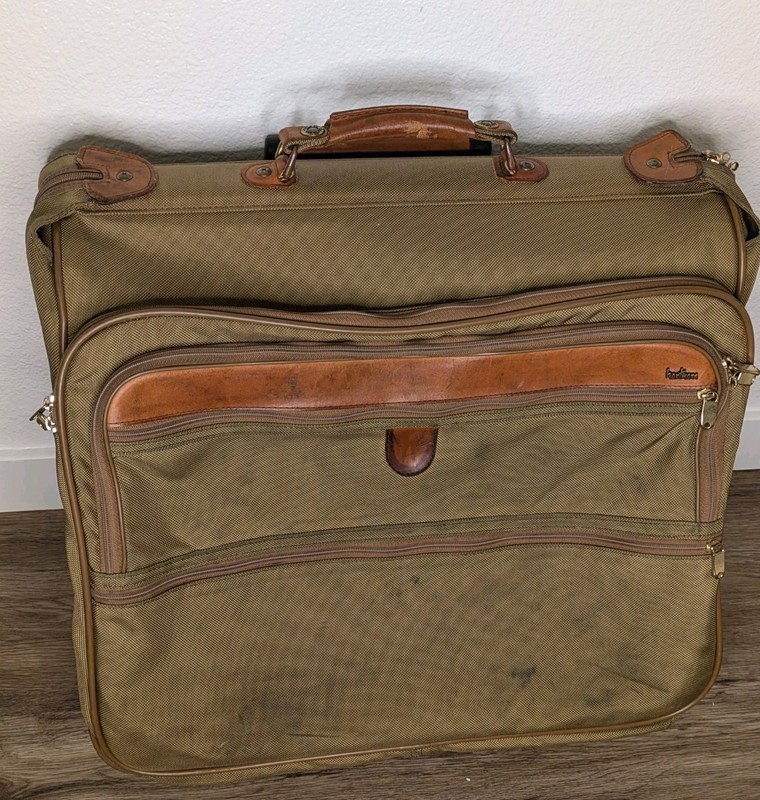 HARTMANN Intensity Collection Mobile Traveler Garment Bag Distressed gallery