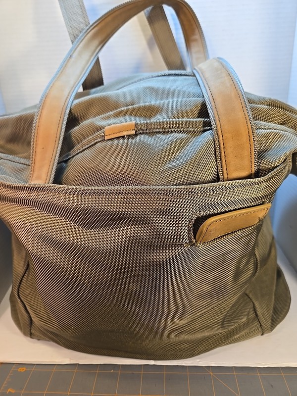 Briggs And Riley Baseline Large Weekender Style 256-7 Olive