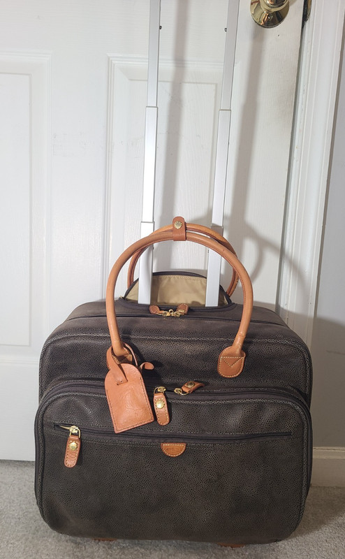 Bric’s 16 Inch Pebbled Leather Carry On Wheeled Tote Bag Luggage. Very Good.