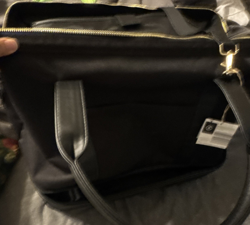 Live-In-Style Weekender Duffle Bag Black Adjustable Straps Carry On Solid