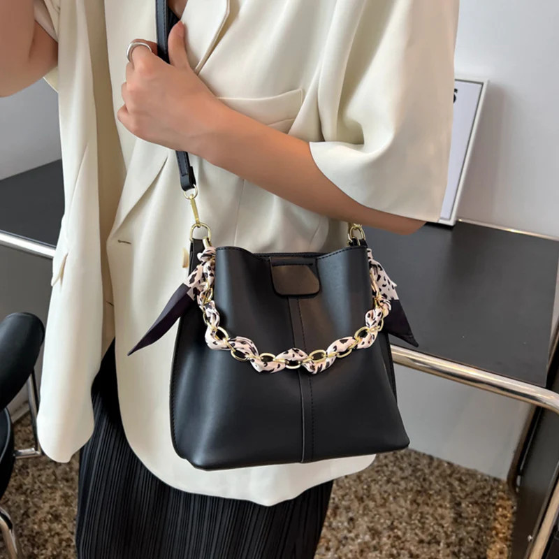 Simple Handbags Women's Shouder Bucket Bags Chain Fashion Textured Messenger Bag gallery