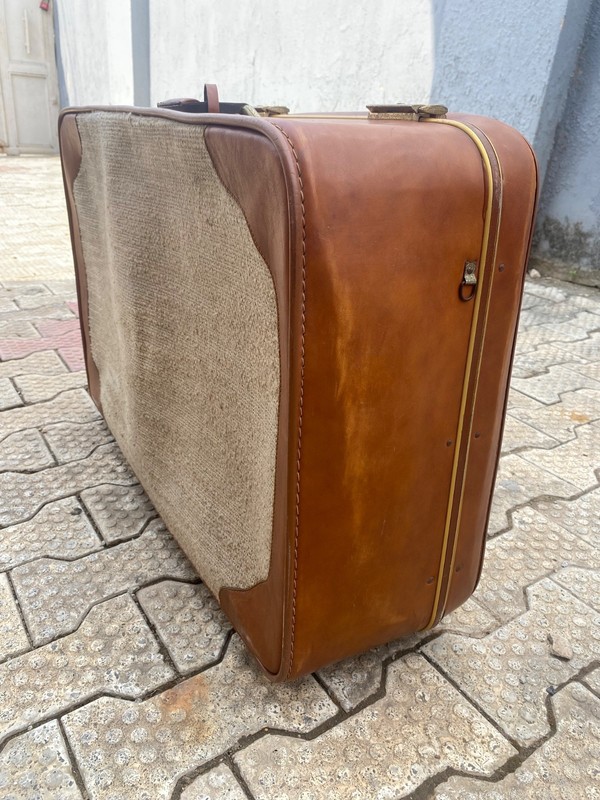 Invicta Vintage Suitcase