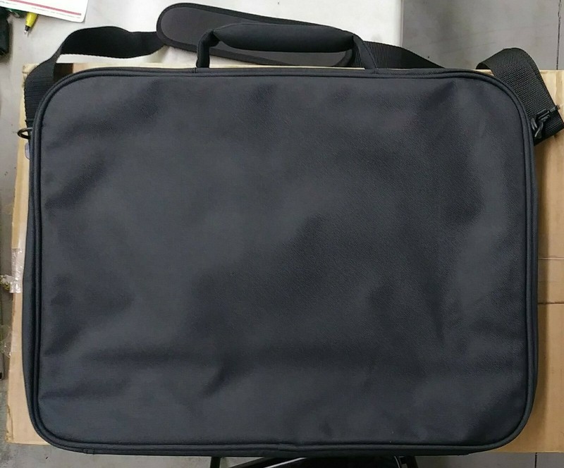 Case Logic Primary 17" Laptop Clamshell Case, 18.5 x 3.5 x 15.7 (CLG3201490) NEW gallery