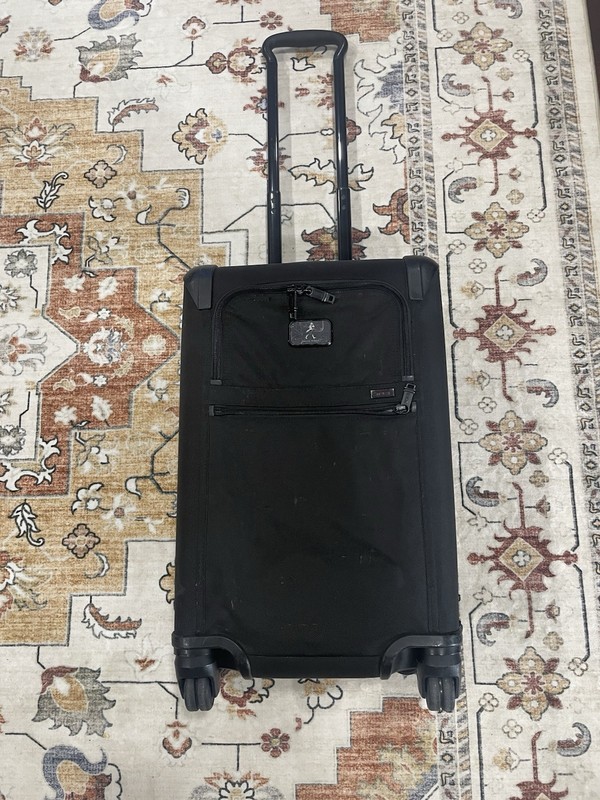 Tumi Alpha 2 Carry-On Expandable 4 Wheeled Spinner Suitcase