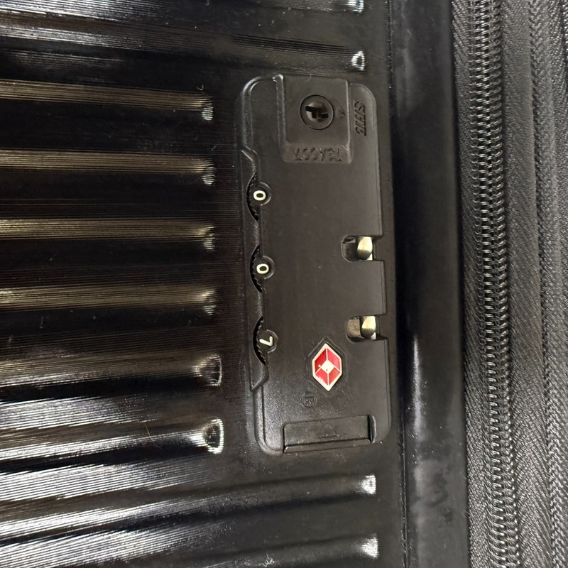Samsonite 28" Spinner Hardcase Suitcase Bass Black Solid 28 X 20 X 13 gallery