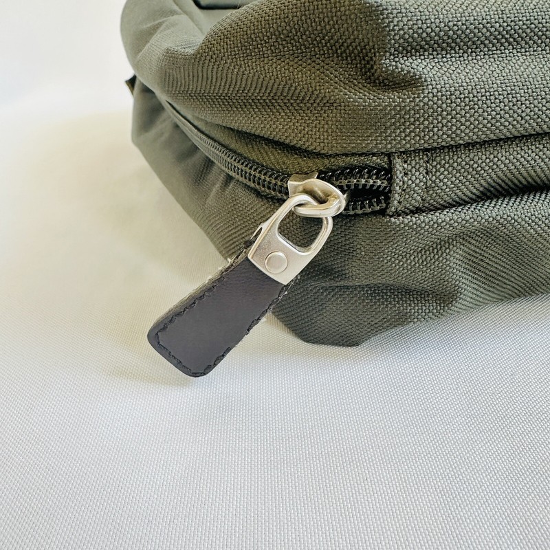 Samsonite Hanging Toiletry Bag 10” Travel Bag/ Shaving Kit Bag - Olive Green gallery