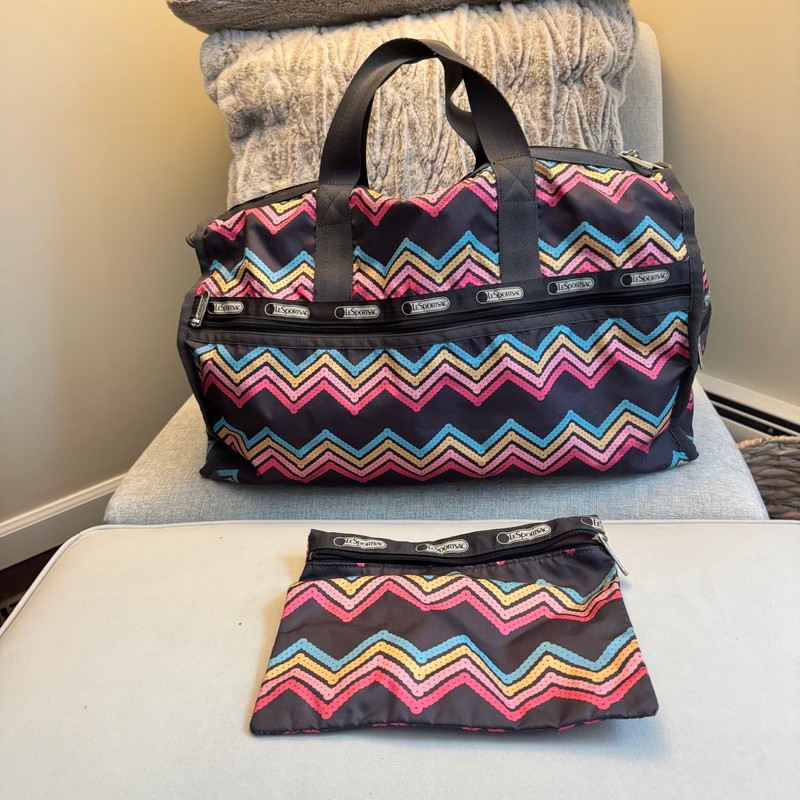 LeSportsac Weekender Duffle Bag Matching Pouch Multicolor Chevron Zigzag Nylon