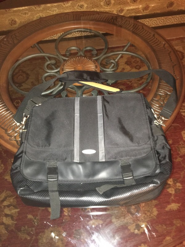 Samsonit 605 Tech Case Memory Foam Briefcase