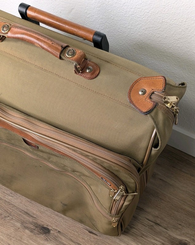 HARTMANN Intensity Collection Mobile Traveler Garment Bag Distressed gallery