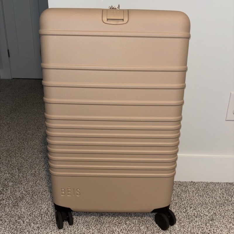 Beis The Medium Check-In Roller Beige