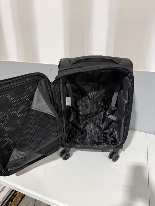 American Tourister Phenom Softside Spinner Suitcase - Black gallery