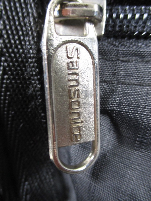 Samsonite Black Ripstop Nylon Small Carry On/Purse 13" x 8.5" x 5" Wide Strap gallery