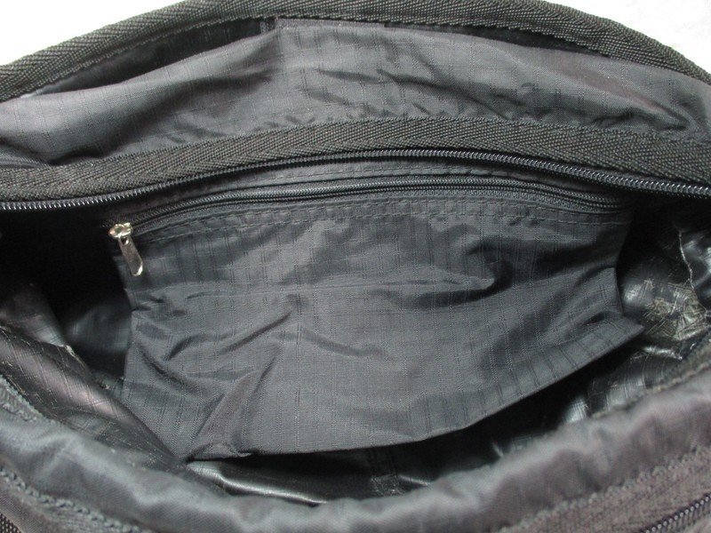 Samsonite Black Ripstop Nylon Small Carry On/Purse 13" x 8.5" x 5" Wide Strap gallery