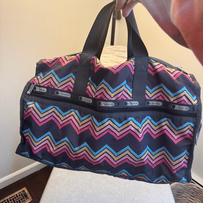 LeSportsac Weekender Duffle Bag Matching Pouch Multicolor Chevron Zigzag Nylon gallery